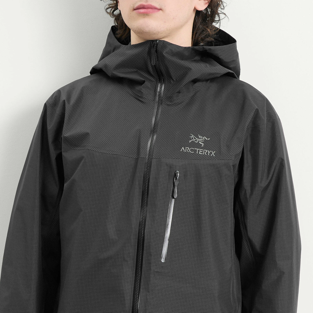 Arc'teryx Men's Alpha SL Gore-Tex Jacket in Black