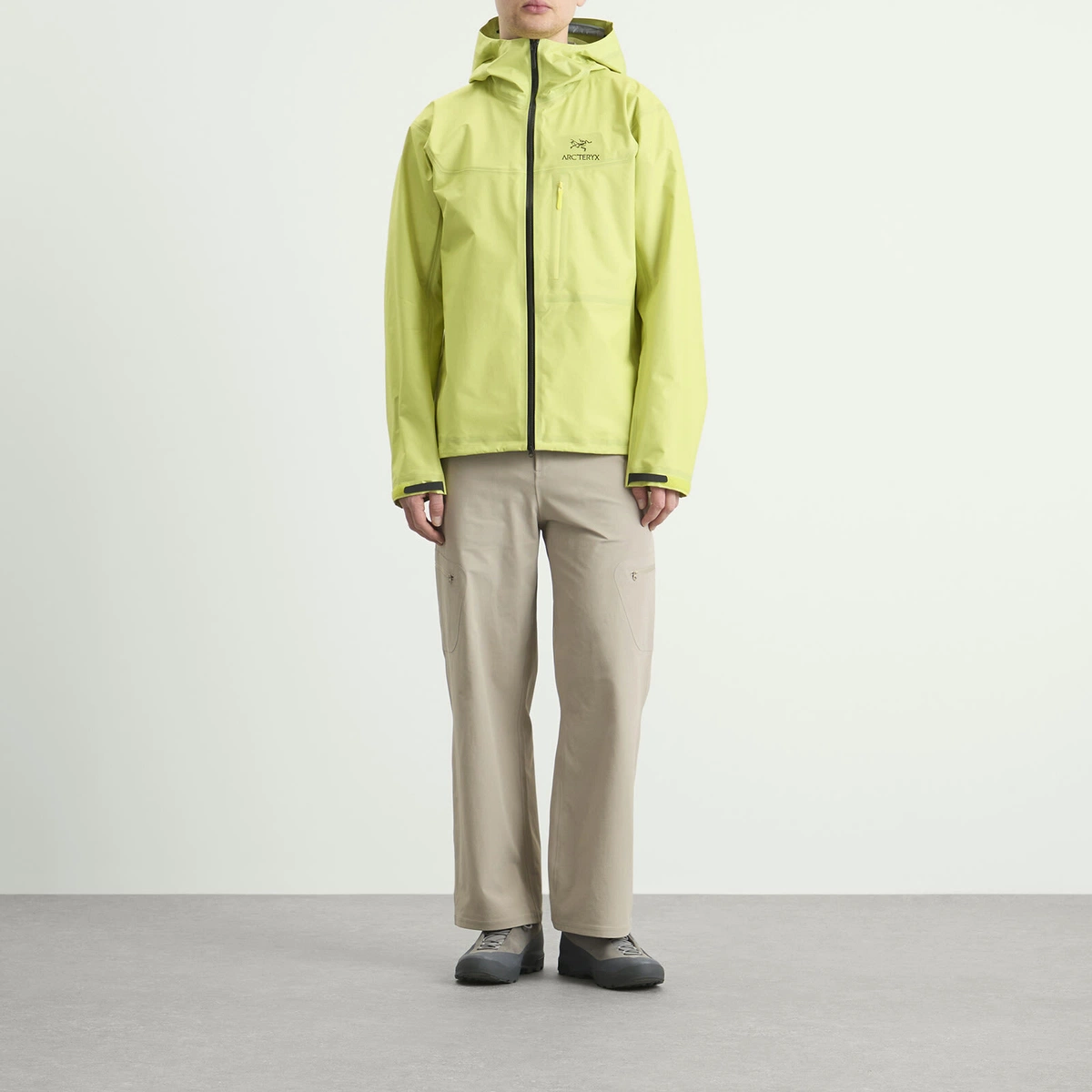 Arc'teryx Men's Alpha SL Gore-Tex Jacket in Euphoria/Black