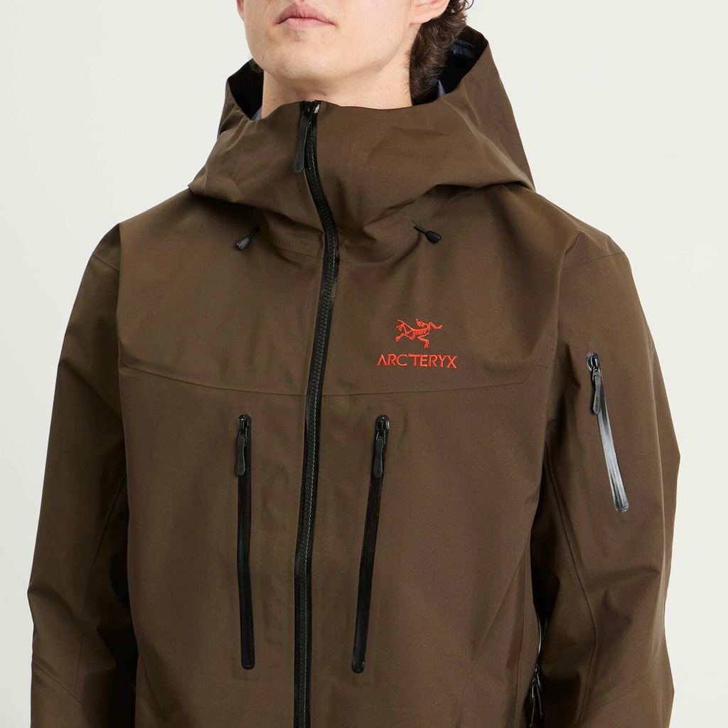 Arc'teryx Men's Alpha SV Gore-Tex Jacket in Carob/Black/Dynasty