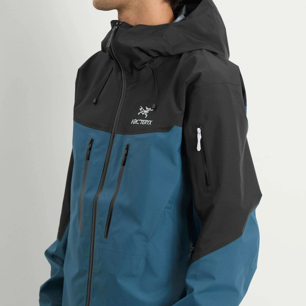 Arc'teryx Men's Alpha SV Gore-Tex Jacket in Lodestar
