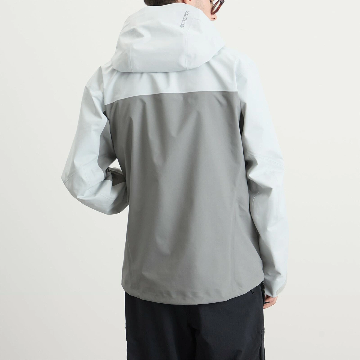 Arc'teryx Men's Beta AR Gore-Tex Jacket in Solitude/Void
