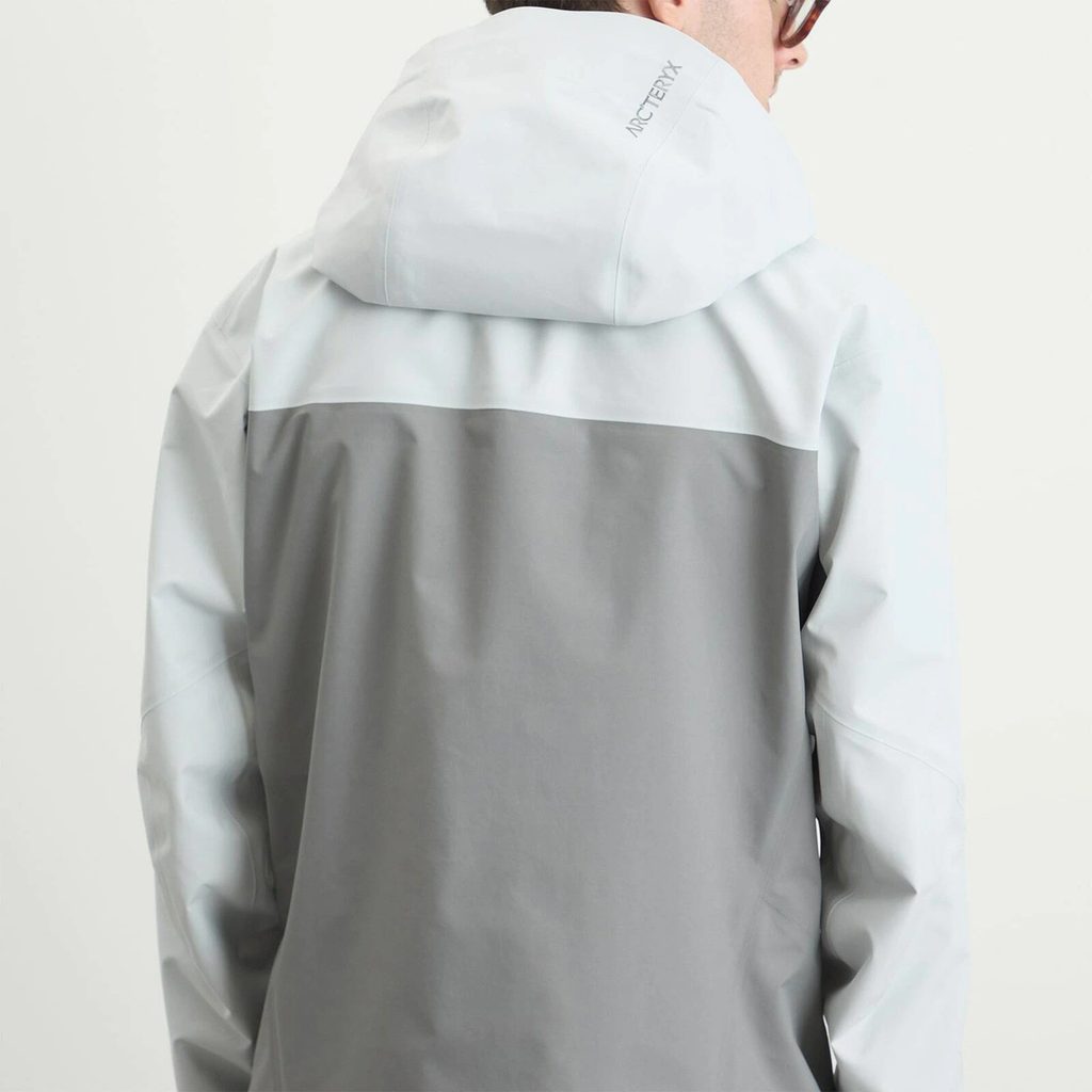 Arc'teryx Men's Beta AR Gore-Tex Jacket in Solitude/Void