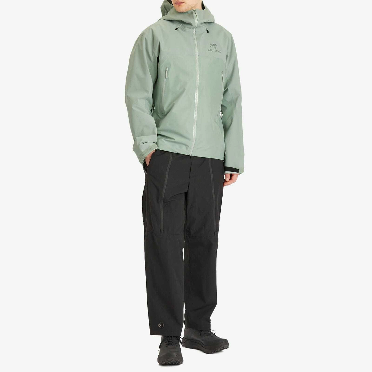 Arc'teryx Men's Beta AR Gore-Tex Stormhood Jacket in Stone Green
