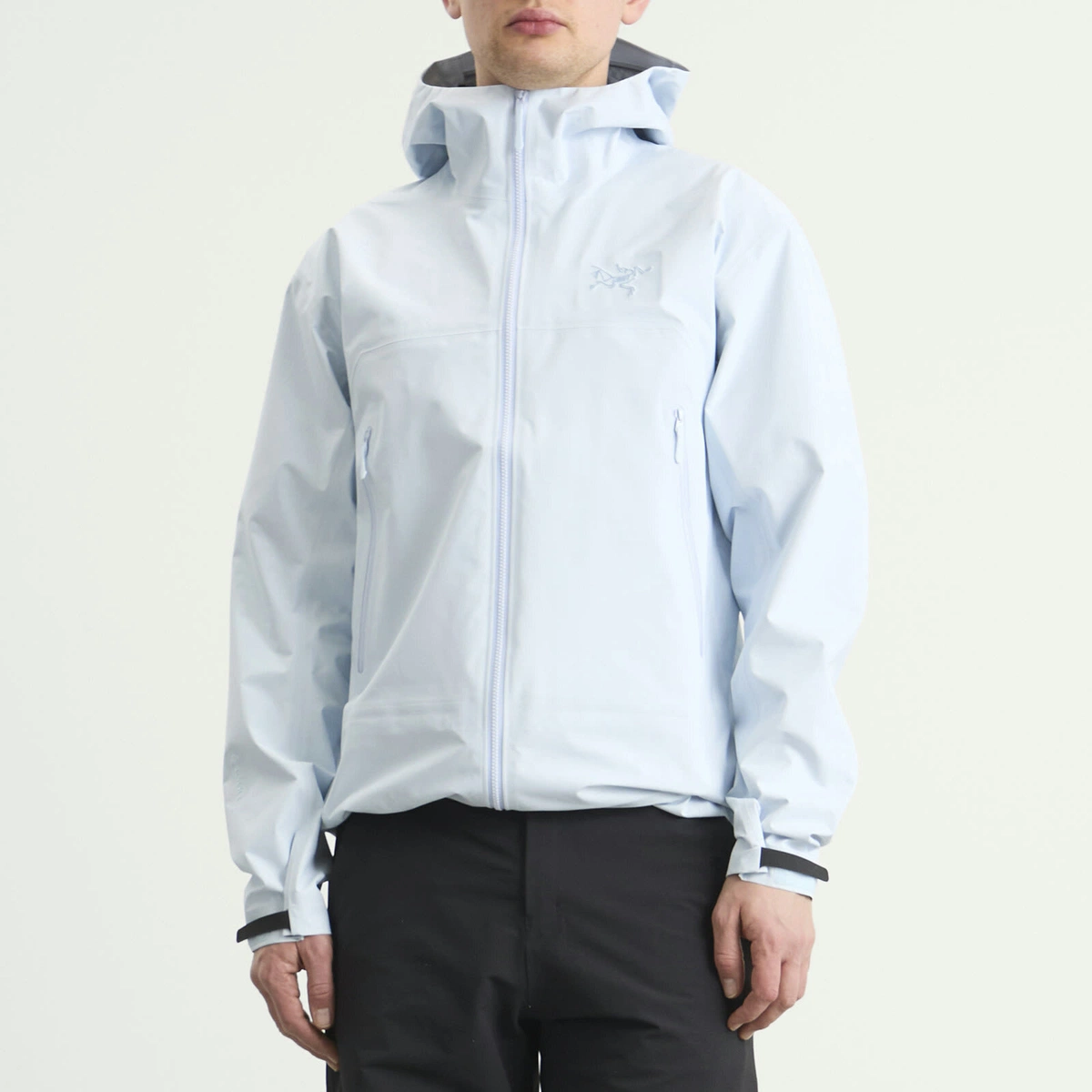 Arc'teryx Men's Beta Gore-Tex Jacket in Alpine Blue