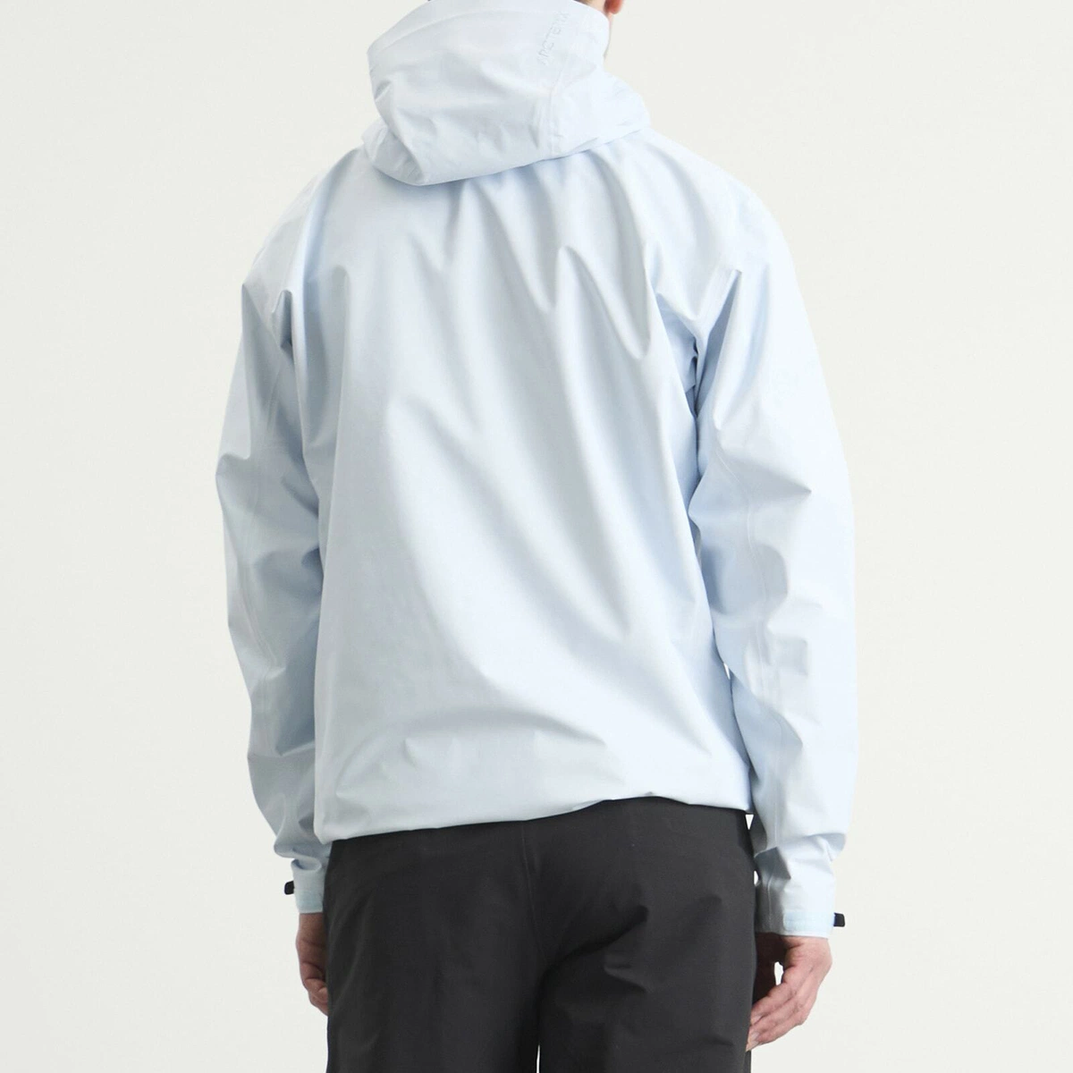 Arc'teryx Men's Beta Gore-Tex Jacket in Alpine Blue