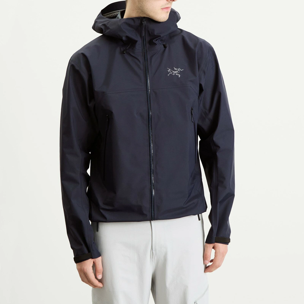 Arc'teryx Men's Beta SL Gore-Tex Jacket in Black Sapphire