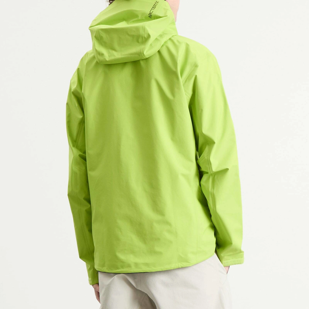 Arc'teryx Men's Beta SL Gore-Tex Jacket in Mantis/Tatsu