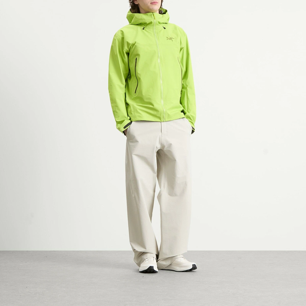 Arc'teryx Men's Beta SL Gore-Tex Jacket in Mantis/Tatsu