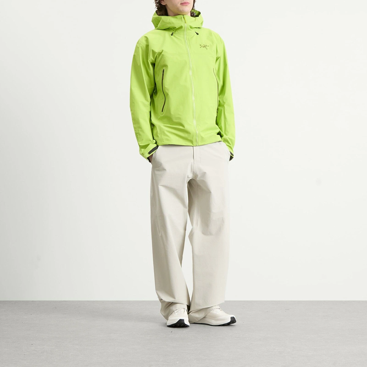 Arc'teryx Men's Beta SL Gore-Tex Jacket in Mantis/Tatsu